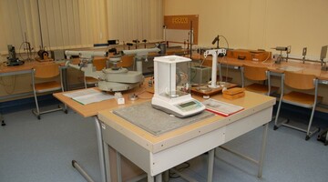 Physical Laboratory I - Optics and Elements of Modern Physics